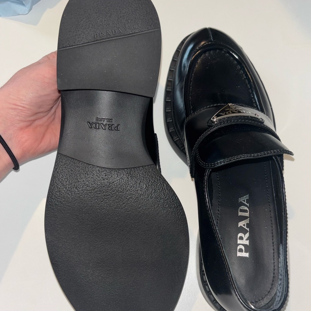 Prada Women’s Black Loafers - Picture 6 of 13